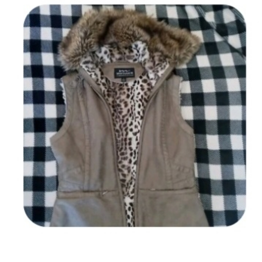 Stylish Faux Fur Lined Vest - Tan